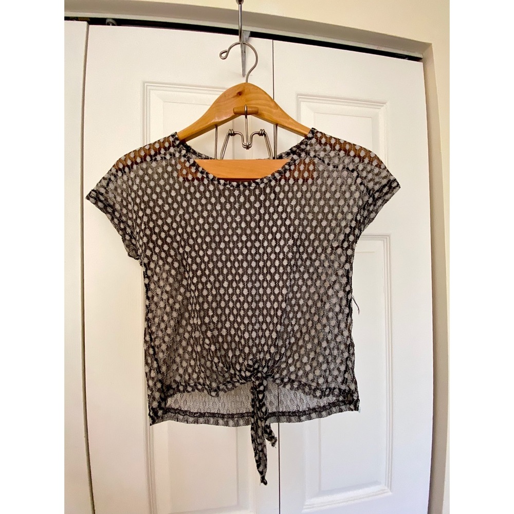 SHEER LACE TIE-FRONT TOP